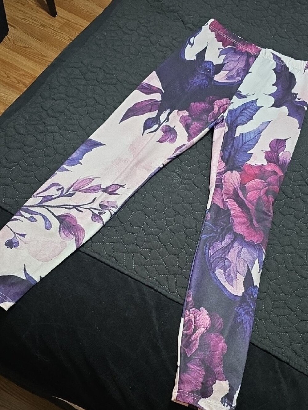 Women’s Purple Floral Bat Athletic Leggings - Med